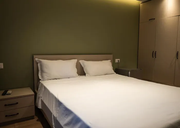 Moulin Bleu 3*